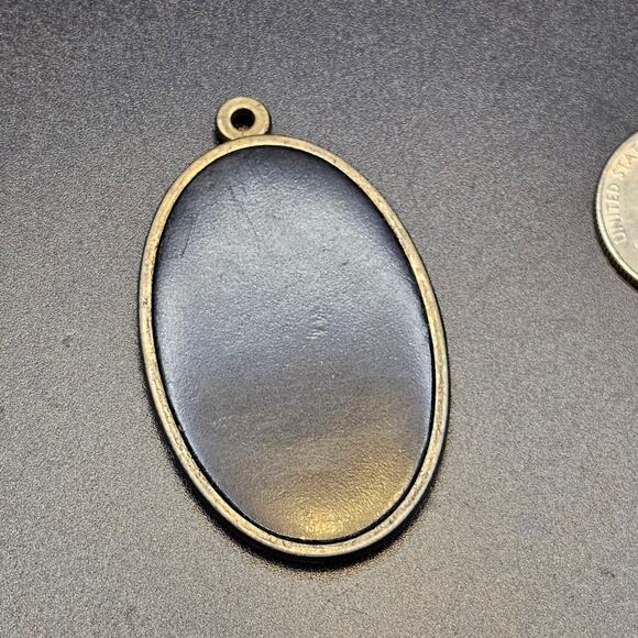 Tattoo Art Pendant Skull Cherry Blossoms Wave Dagger in the Heart - Picture 5 of 5